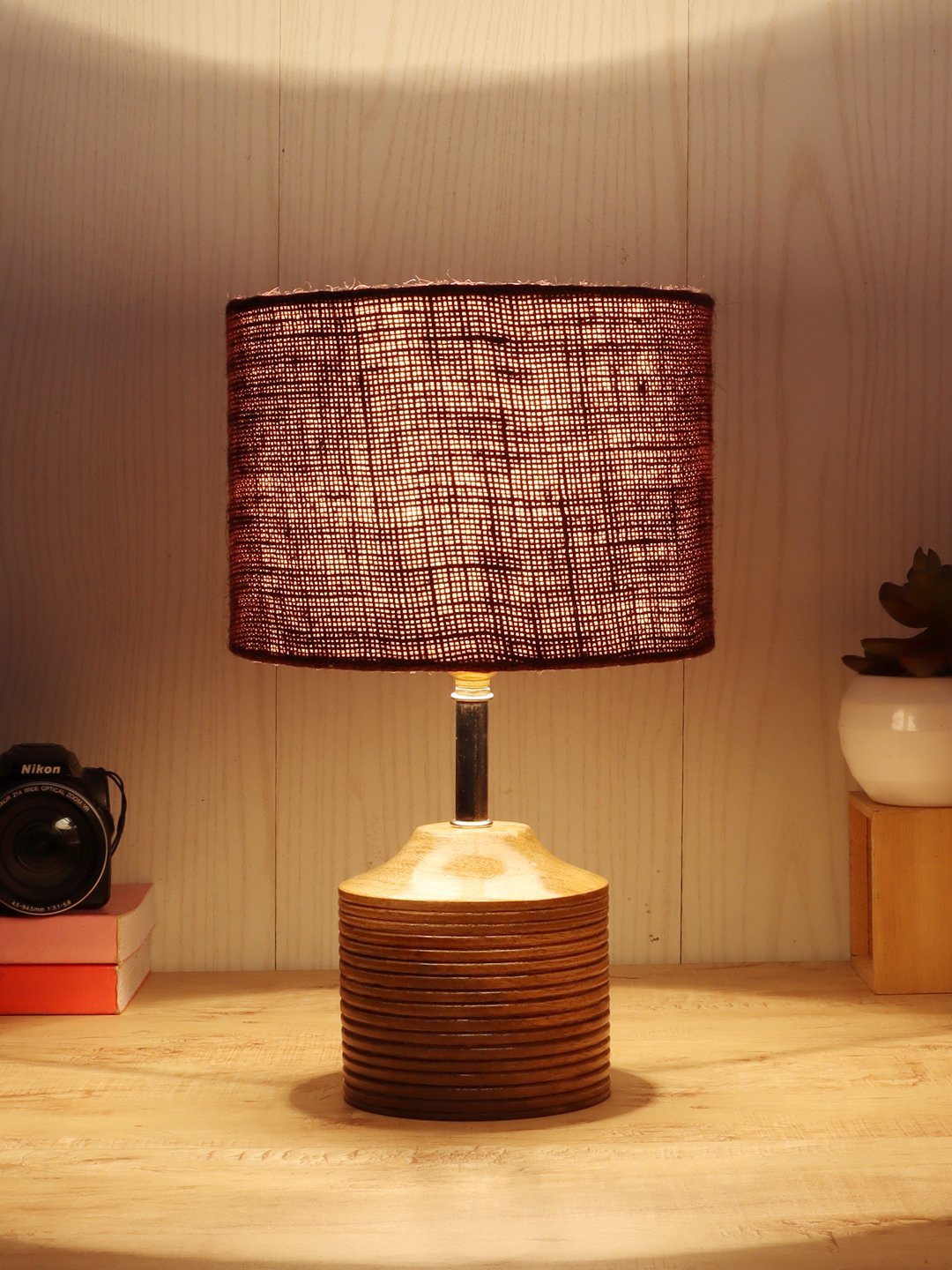 Ambika Home Brown Jute Table Lamp with Natural Wood Base | Designer Bedside Lamp for Living Room, Bedroom, Hotel, Café & Restaurant - Image 3